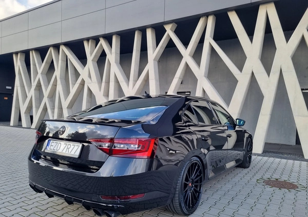 Skoda Superb cena 150000 przebieg: 85000, rok produkcji 2019 z Koprzywnica małe 562